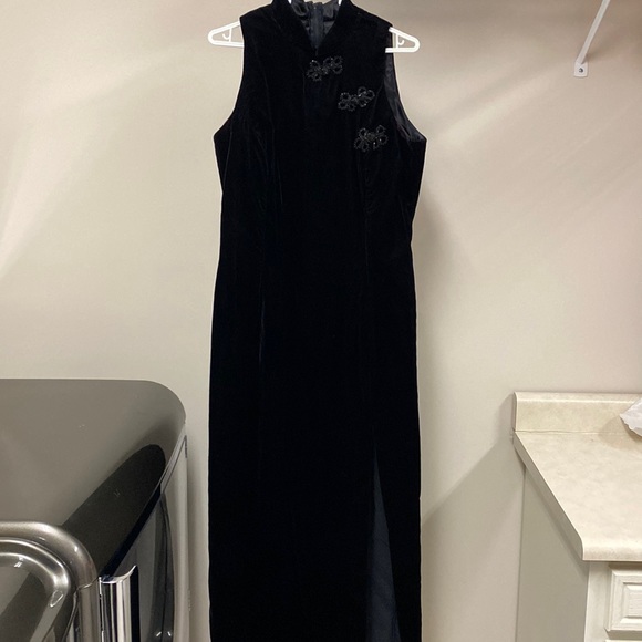 Black maxi velvet dress - Picture 1 of 2